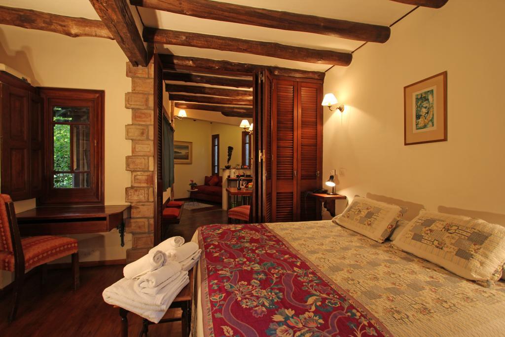 Отель Casa Glebinias Чакрас-де-Кория Экстерьер фото